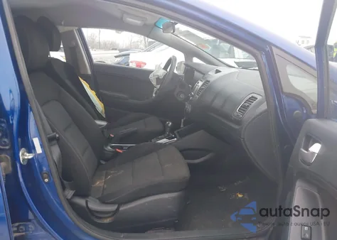 2018 Kia Forte Lx z USA, uszkodzony, nr VIN 3KPFK4A77JE272853